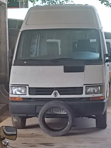 Renault Trafic Furgão Chassi Longo 2.2 1998