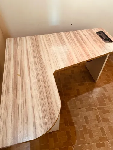 Mesa para estudo com gaveta, porta copo e lixeira