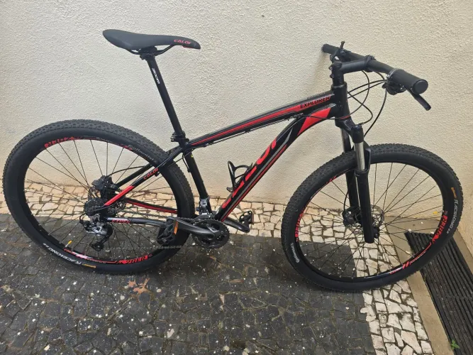 VENDE-SE CALOI MTB   EXPERT EXPLORER. ARO 29.  QUADRO 17. EMERSON 14.99797.2554 