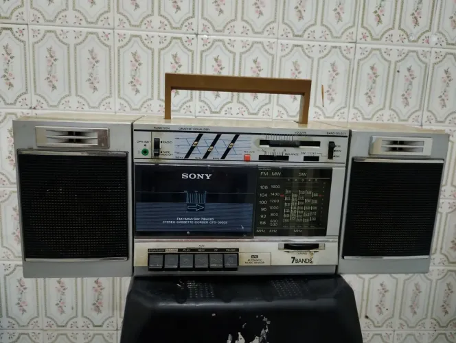 Sony CFS-2000S 7 Bandas Anos 80 | Caixas Separáveis | Raro