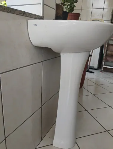 Dois lavatório para banheiro
