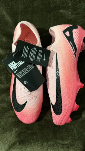 Chuteira Nike Phantom 