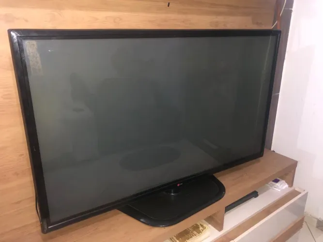 TV LG de 50 polegadas, modelo 50PN4500