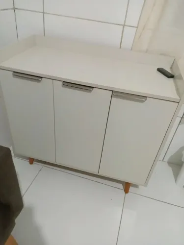 Móvel aparador 200,00