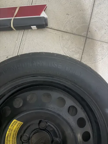 Kit step ônix com pneu, triângulo e macaco 