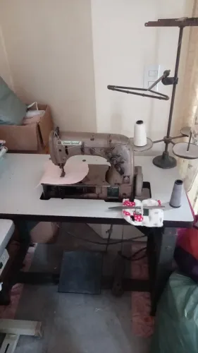 Maquina costura cobertura