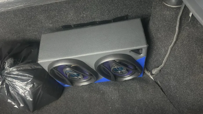 Caixa de som com 2 auto falantes Hurricane 6x9 polegadas