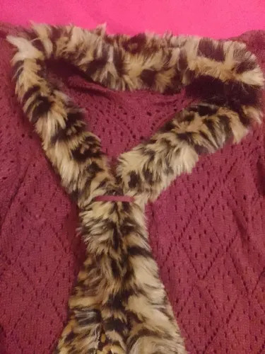 Blusa de Frio de Tricô Bordô com Estilo Pele de Oncinha Tamanho Único
