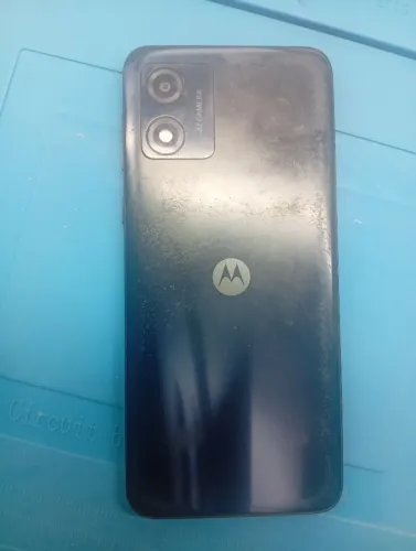 Celular Motorola moto E13