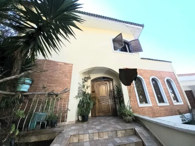 Sobrado com 4 dormitórios, 1 suíte e sala para 4 ambientes no Tucuruvi