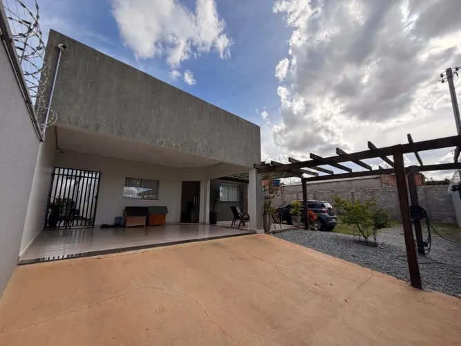? Casa 3 Quartos | Terreno 700 m² | 400 m² Livres | Suíte Master | Área Gourmet