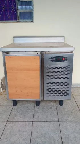 Ultra congelador com bancada resfriada marca (NACOM)
