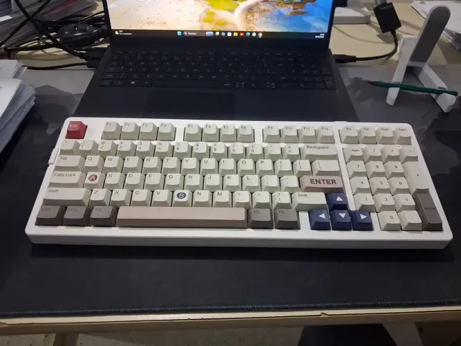 Teclado Epomaker EK98