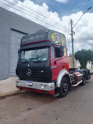 Cavalo Mecânico MB 2038