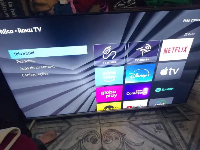 Vendo ou troco tv Philco 50 pelegadas, troco por iPhone.