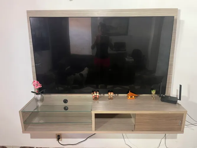 Painel suspenso 160 cm - Suporta TV até 65?