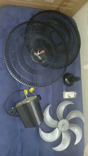 OPORTUNIDADE MNELETROC:VENTILADOR DE PAREDE VENTURA 220V