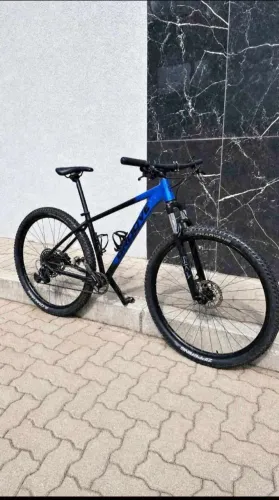 Bicicleta GROOVE SKA 50 17 12V ARO 29