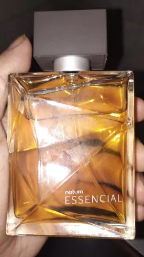 Vendo perfume essencial do novo amadeirado !