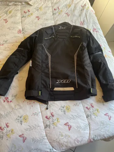 Jaqueta de motociclista feminina