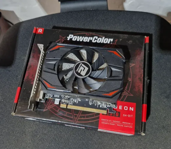 Radeon RX 550 Red Dragon com caixa