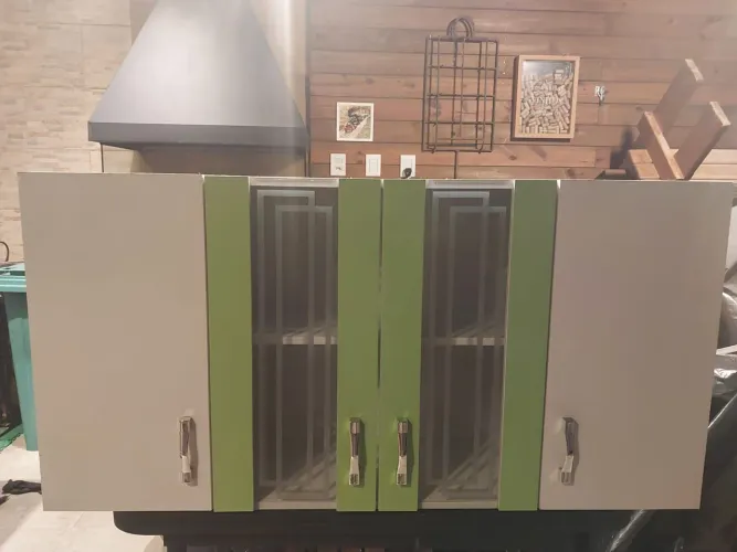 Vendo balcão aéreo, com portas de vidro. Aceito cartão 