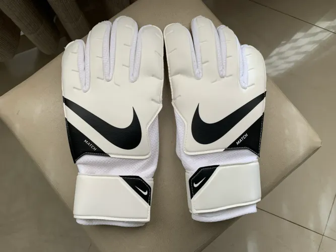 Luvas de Goleiro Nike Match (Nunca usada) 