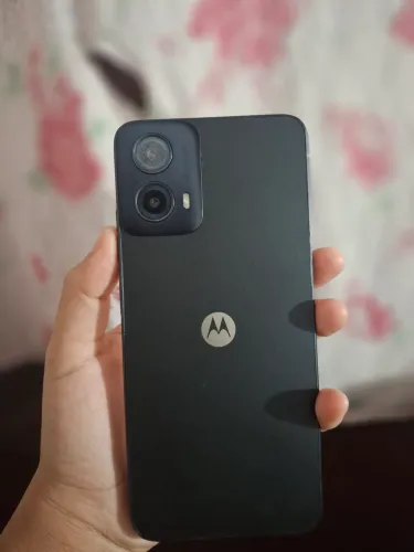 Vendo um moto g34 celular perfeito estado so a câmera traseira ta meio danificada