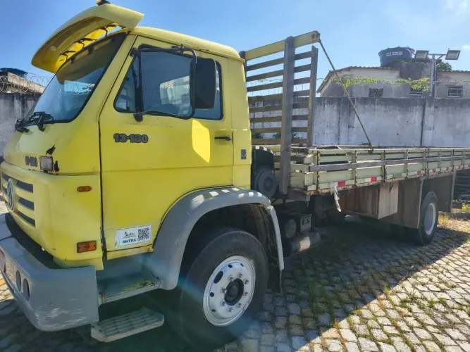 Caminhão Volksvagen 13.180