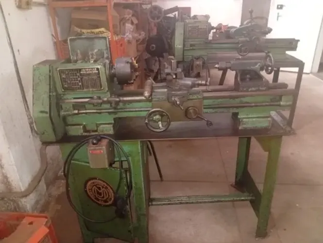 Torno Mecânico De Bancada Joinville 117R (1979) - Detalhe No Avanço