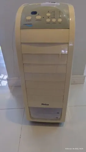 Climatizador Philco ótimo.