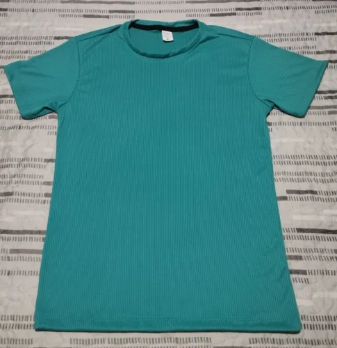 CAMISA CANELADA VERDE MASCULINA TAMANHO M NOVA SEM USO !!