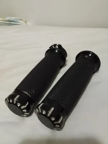 Par de manoplas alumínio preto 1"