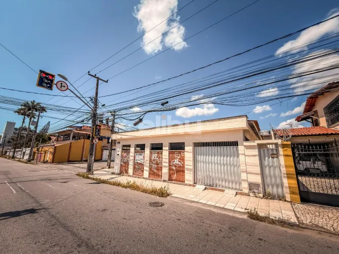 Casa à venda de Esquina no bairro Vila União | com 5 quartos
