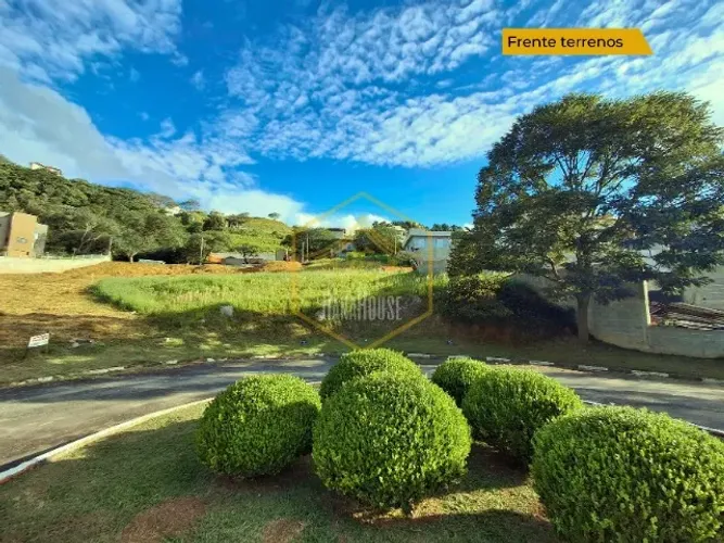 Oportunidade rara em São Roque: 2 lotes de 500m² lado a lado em condomínio fechado