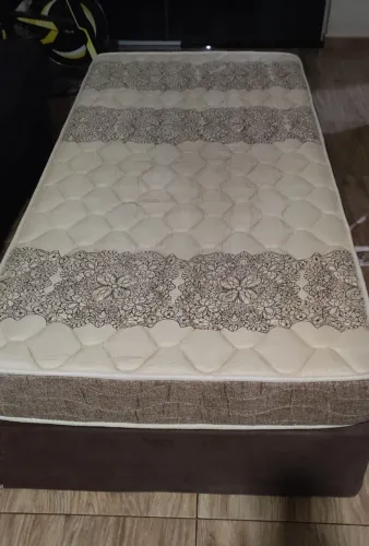 COLCHÃO SOLTEIRO COM BASE BOX