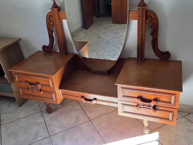 Conjunto penteadeira e criados