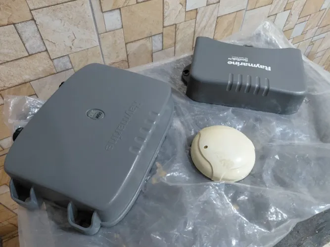 Kit Raymarine DSM300 SEATALK E ANTENA GPS