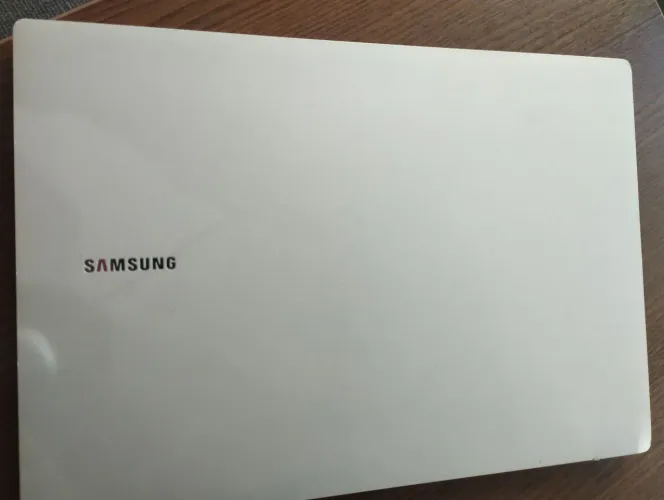 Vendo NOTEBOOK SAMSUNG (Semi- novo) 1.700 . ACEITO OFERTA