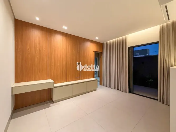 Casa com 3 quartos sendo suíte disponível para venda no bairro Jardim Sul em Uberlândia-MG