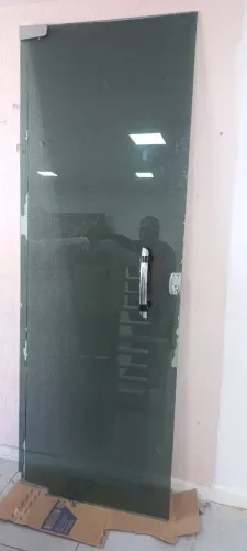 Porta de vidro para banheiro completa