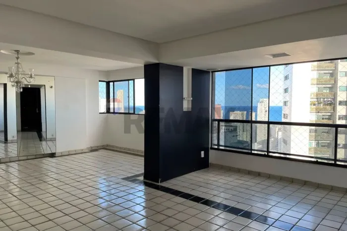 VENDE-SE APARTAMENTO, COM 4 QUARTOS. SENDO TODOS SUITES EM BOA VIAGEM E 3 VAGAS
