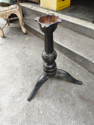 Base de mesa de ferro.