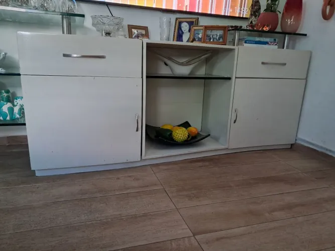 Móvel para sala de TV - madeira laqueada/vidros 15mm