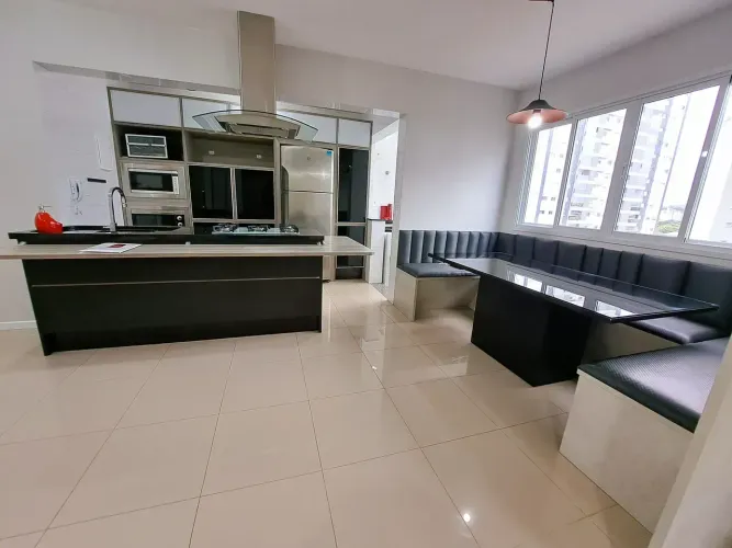 Cobertura para venda com 3 Quartos sendo 1 suíte  São José SC