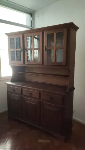 Cristaleira Rústica em Excelente estado