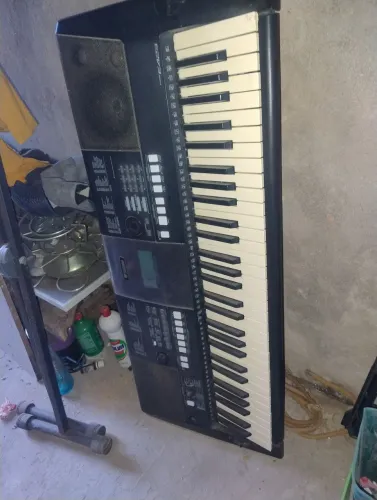 Teclado yamara . Troco por amplificador ou caixa ativa