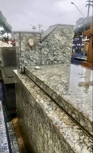 Jazigo Familiar Perpétuo Revestido em Mármore