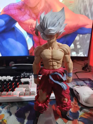 Action figure Goku SSJ (cores do mangá)