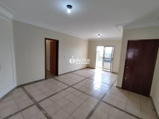 Apartamento com 4 quarto sendo 1 suíte, disponível para locação no bairro Brasil em Uberlâ